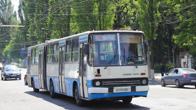 ATENȚIE! Itinerarele mai multor rute de autobuz și microbuz, modificate începând de astăzi