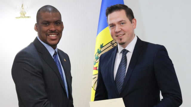 FLASH! Şeful diplomaţiei moldoveneşti i-a urat bun venit noului Ambasador al SUA în ţara noastră