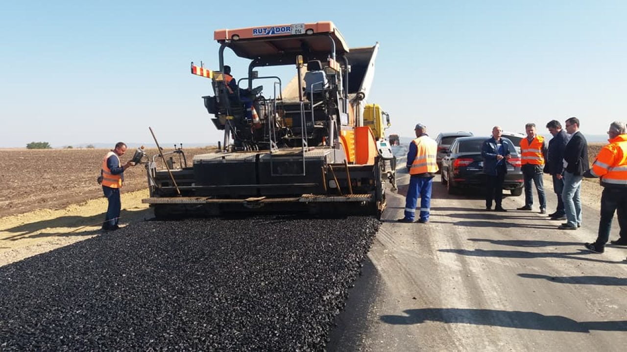 Guvernul a elaborat un mecanism transparent de alocare a banilor pentru reparația drumurilor locale
