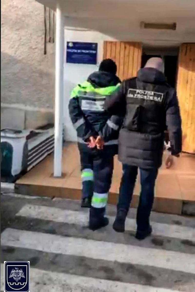 Reținere la Aeroportul Chișinău: Două persoane furau din bagajele pasagerilor