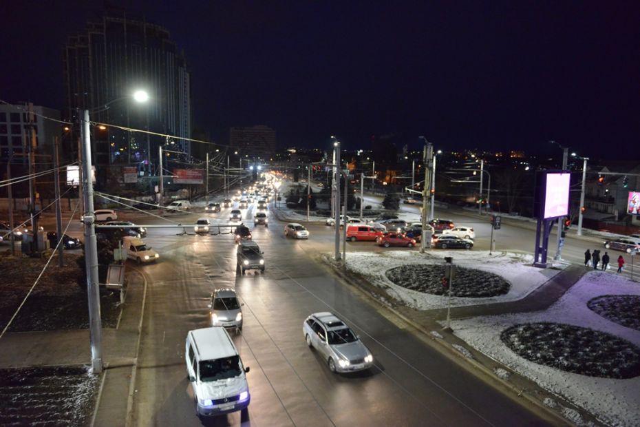 VESTE BUNĂ! Două străzi din Capitală au fost iluminate pe bază de LED. Costul proiectului este de 1,7 milioane lei