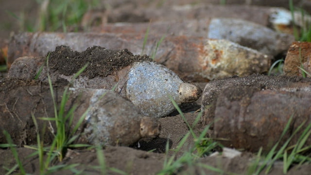 ALERTĂ! Arsenal de muniții, descoperit de un localnic din Ștefan Vodă