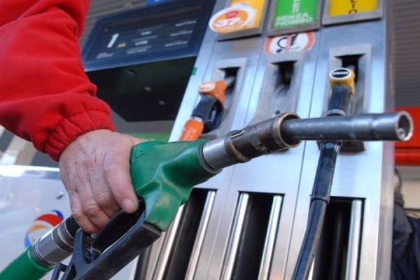 VESTE BUNĂ! Mai mulţi importatori de produse petroliere au afişat preţuri reduse pentru carburanţi