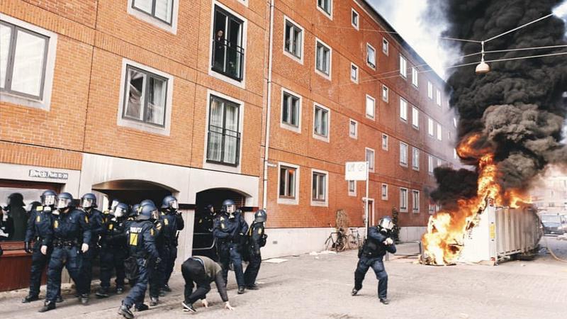 SPIRITE ÎNCINSE la Copenhaga: Poliţia daneză arestează 23 de persoane în timpul unei revolte