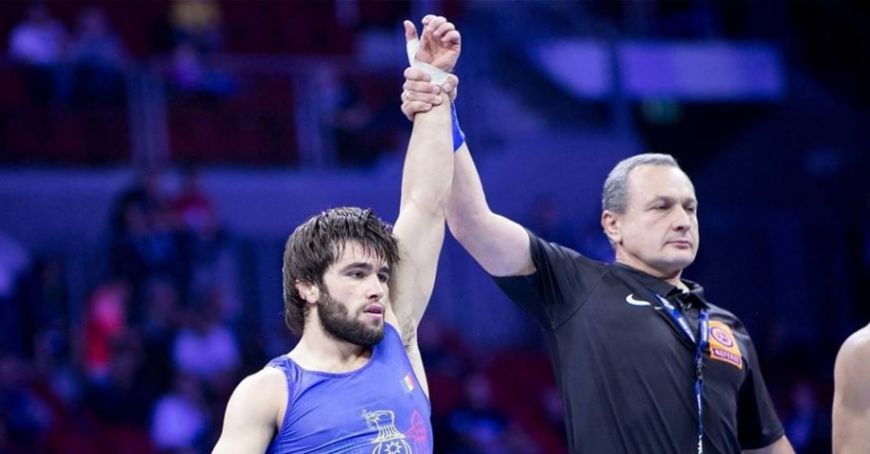 VESTE BUNĂ: Victor Ciobanu a cucerit medalia de aur la Campionatele Europene de lupte pentru seniori de la Bucureşti