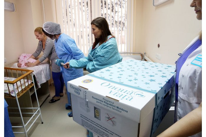 CIFRA ZILEI: Circa 13 mii de cutii cu bunuri pentru nou născuţi au fost distribuite în cadrul programului „O nouă viață”