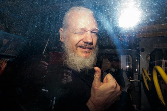 FLASH! Suedia redeschide ancheta în dosarul de viol pe numele lui Julian Assange