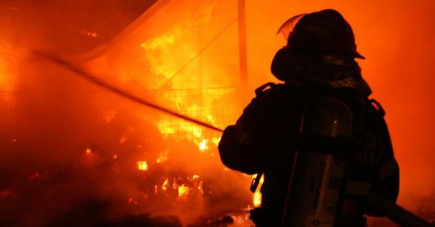 Doi copii salvaţi dintr-un incendiu produs în raionul Căuşeni