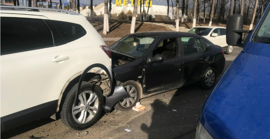 Accident în lanț la intrarea în Chișinău