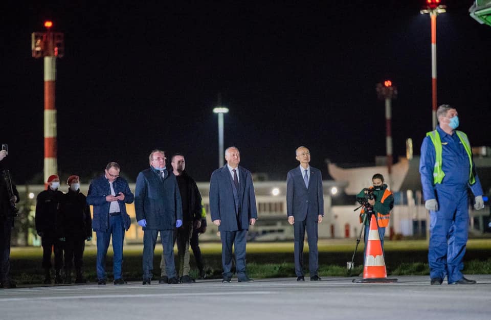 Președintele le-a mulțumit partenerilor pentru echipamentul medical adus din China