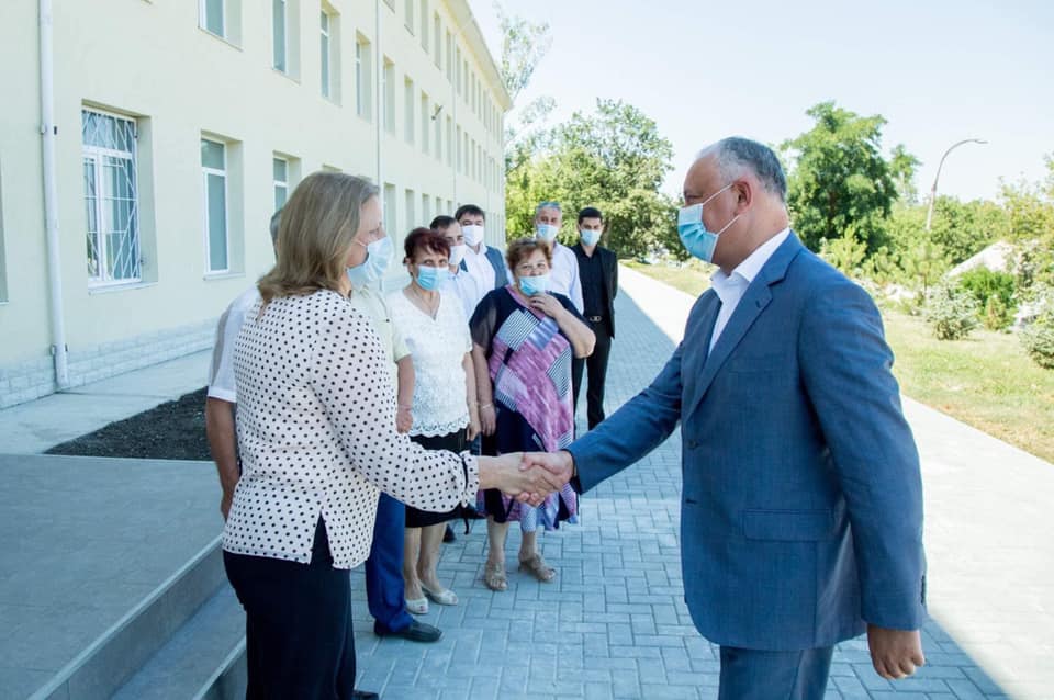 Igor Dodon a vizitat gimnaziul din Telenești
