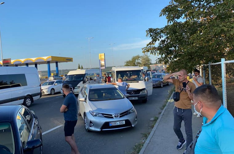 Asociația Patronală din domeniul transporturilor condamnă acțiunile de protest de la vama Leușeni