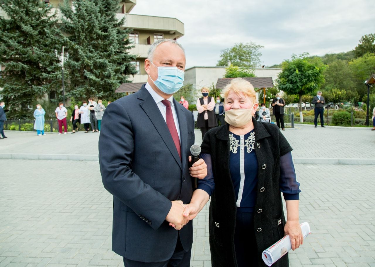 FOTO // Șeful statului a mers la Vadul lui Vodă și a discutat cu localnicii