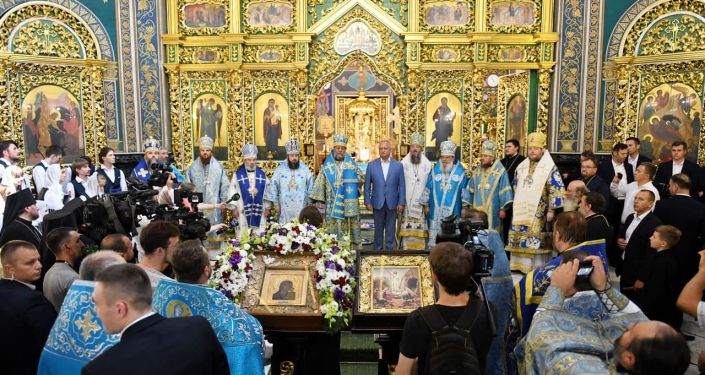 VIDEO// De Hramul Chișinăului, Igor Dodon a participat la slujba religioasa de la Catedrala Mitropolitană