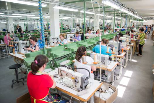 Zeci de oameni din Hânceşti şi-au găsit un loc de muncă stabil şi bine plătit la o fabrică de încălţăminte