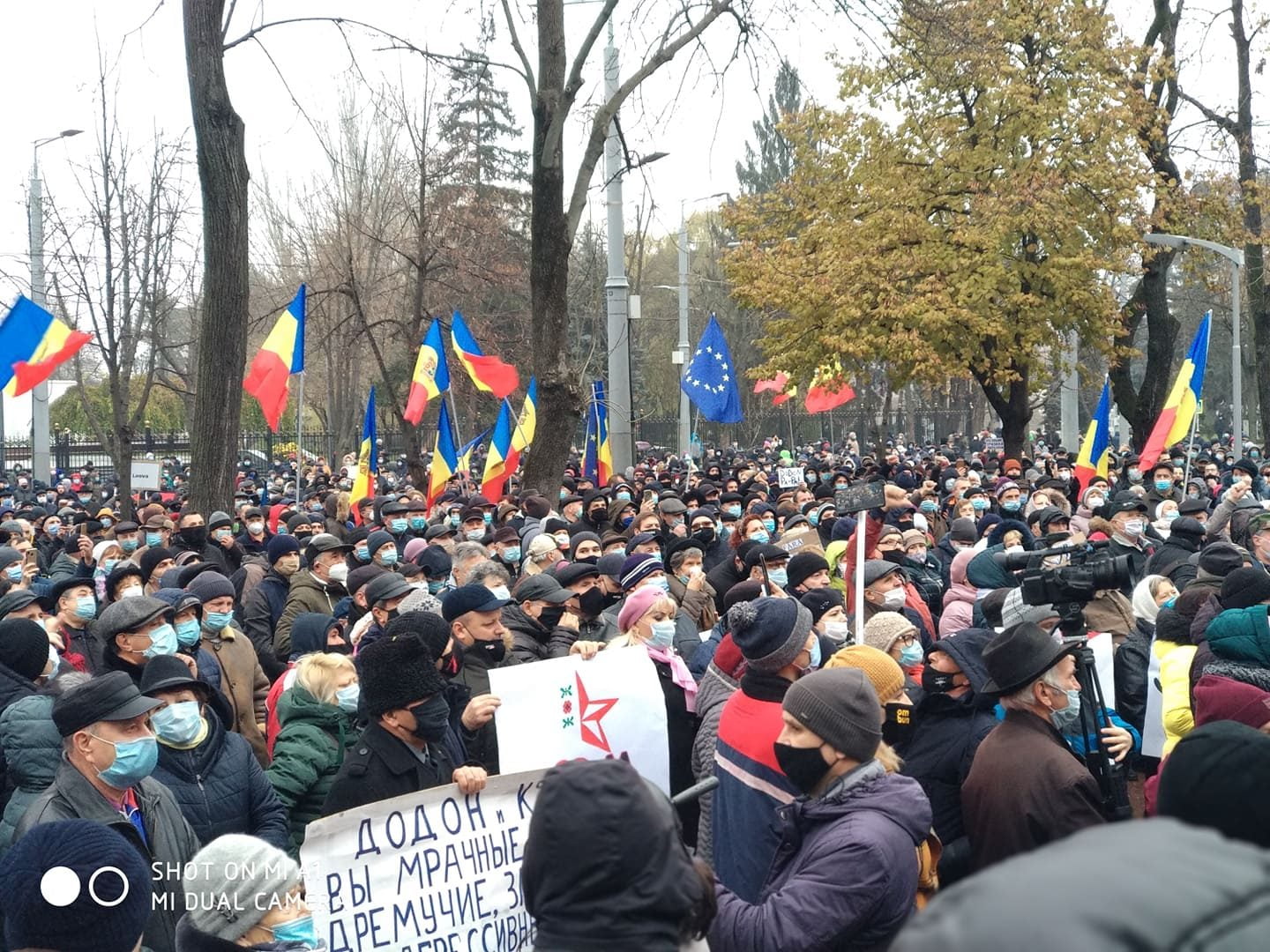 Igor Dodon i-a îndemnat pe cetățeni să nu se lase manipulați de protestele organizate de Maia Sandu