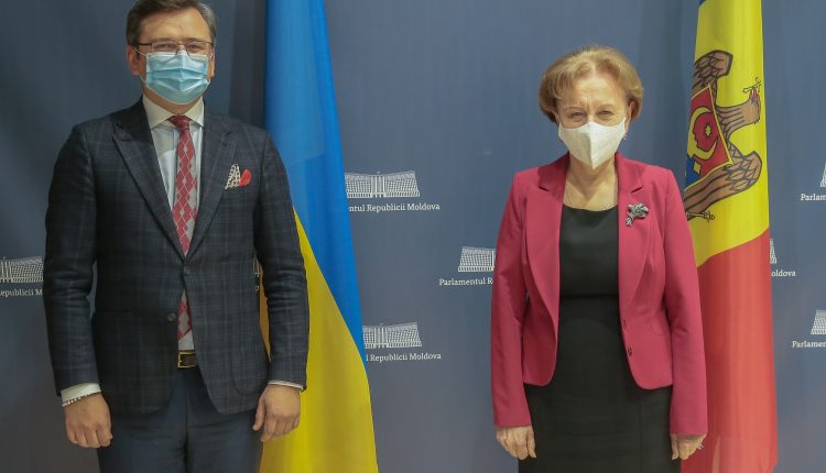 FOTO // Zinaida Greceanîi, s-a întâlnit cu ministrul ucrainean de externe, Dmytro Kuleba
